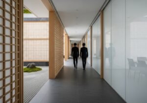 Vue d'ensemble schématique des éléments fondamentaux qui composent une stratégie IA réussie pour une entreprise.