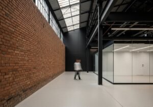 Concept illustrant l'intégration transparente des agents IA pour entreprise au sein d'un écosystème informatique.