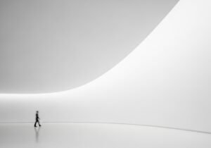 L'automatisation des processus RH est illustrée par un tableau de bord numérique optimisant la gestion du personnel.