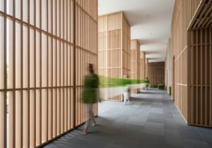 Vue d'ensemble d'une interface de gestion moderne où un copilote RH d'entreprise centralise les informations clés.