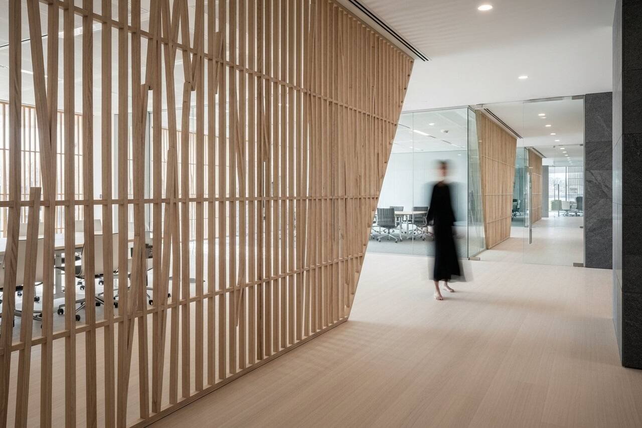 Concept illustrant comment l'IA pour le marketing B2B aide à définir une stratégie de contenu pertinente et cohérente.