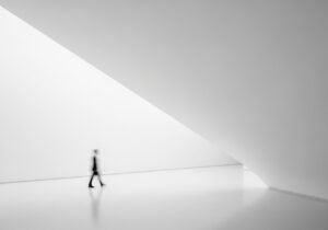 Schéma conceptuel illustrant une intégration IA pour Microsoft Dynamics connectant divers modules d'entreprise.