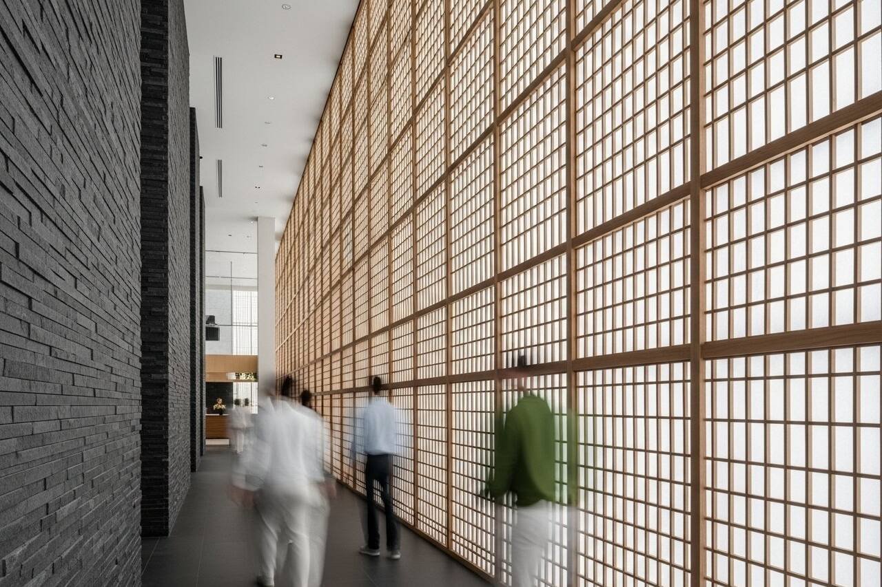 Tirer parti d'une intégration IA pour Salesforce 9 Vue d'ensemble conceptuelle montrant comment une intégration IA pour Salesforce connecte les systèmes pour optimiser les flux.