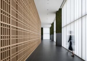 Vue d'ensemble conceptuelle illustrant comment le context engineering en IA structure les données pour les modèles génératifs.