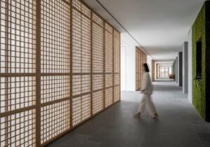 Un orchestrateur cognitif d'IA agissant comme un chef d'orchestre pour synchroniser différents modèles et flux de travail.