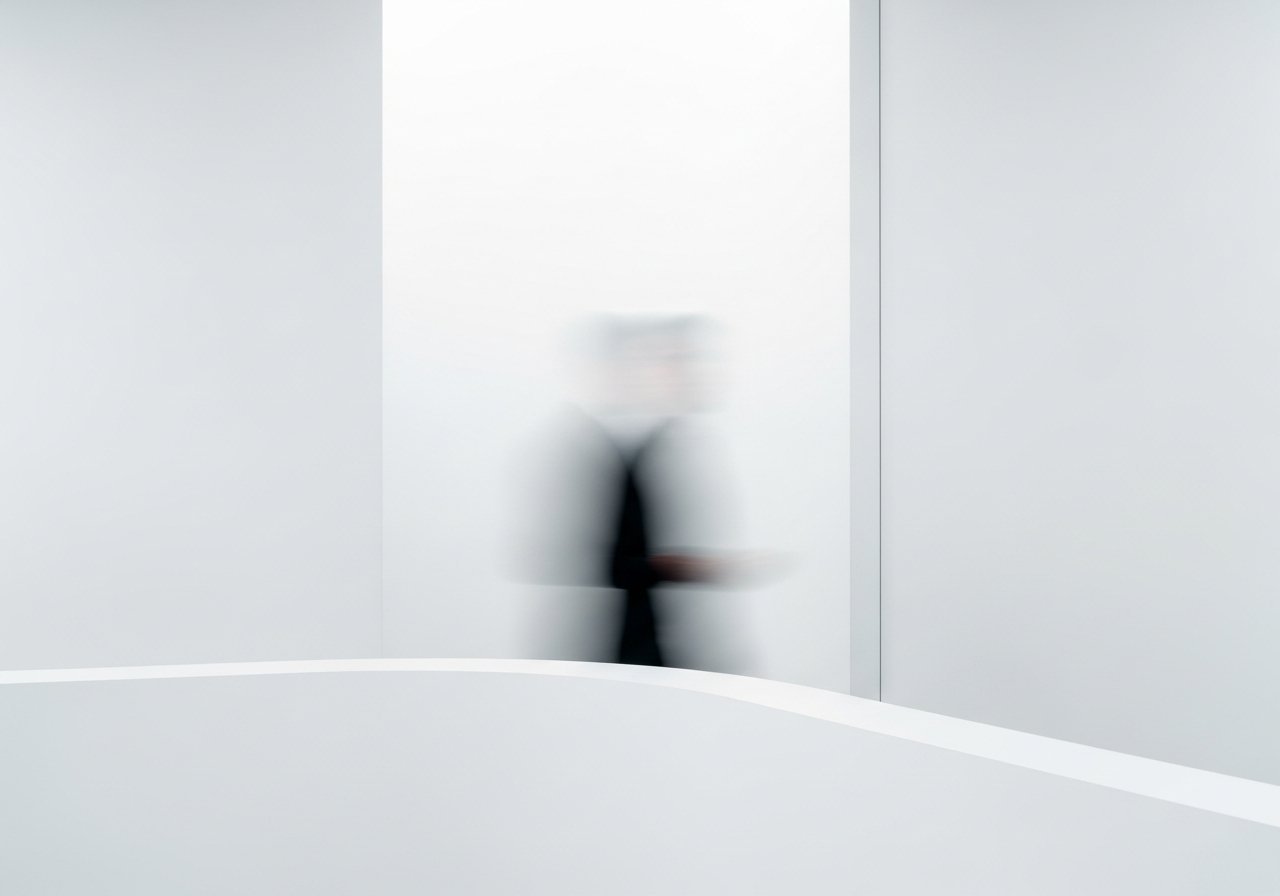 Environnement professionnel où la technologie RAG et Graph RAG est mise en œuvre pour analyser des données connectées.