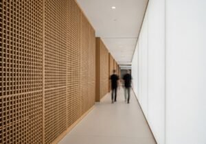 Schéma conceptuel illustrant comment l'automatisation de la production de contenu SEO s'intègre dans une stratégie digitale globale.