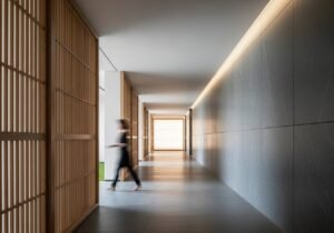 Déployer une IA en cloud privé souverain pour une infrastructure de données entièrement sécurisée et maîtrisée par l'entreprise.