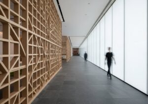 Concept illustrant l'architecture d'une IA avec une hiérarchie de la connaissance pour structurer l'information.