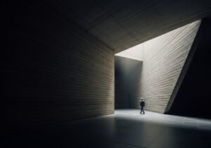L'intégration d'une IA pour le droit pénal des affaires offre une approche structurée pour préparer la défense.