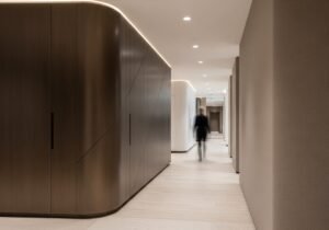 L'intégration d'une IA pour un conseiller en gestion de patrimoine transforme le suivi financier.