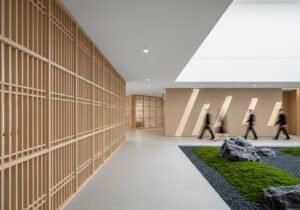 L'évaluation des métriques d'hallucination d'un LLM garantit la fiabilité des modèles d'intelligence artificielle.