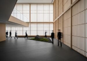 L'établissement d'un centre d'excellence IA permet de structurer les initiatives technologiques de l'entreprise.