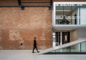Anticiper les erreurs en projet IA est une étape essentielle pour garantir le succès technologique.